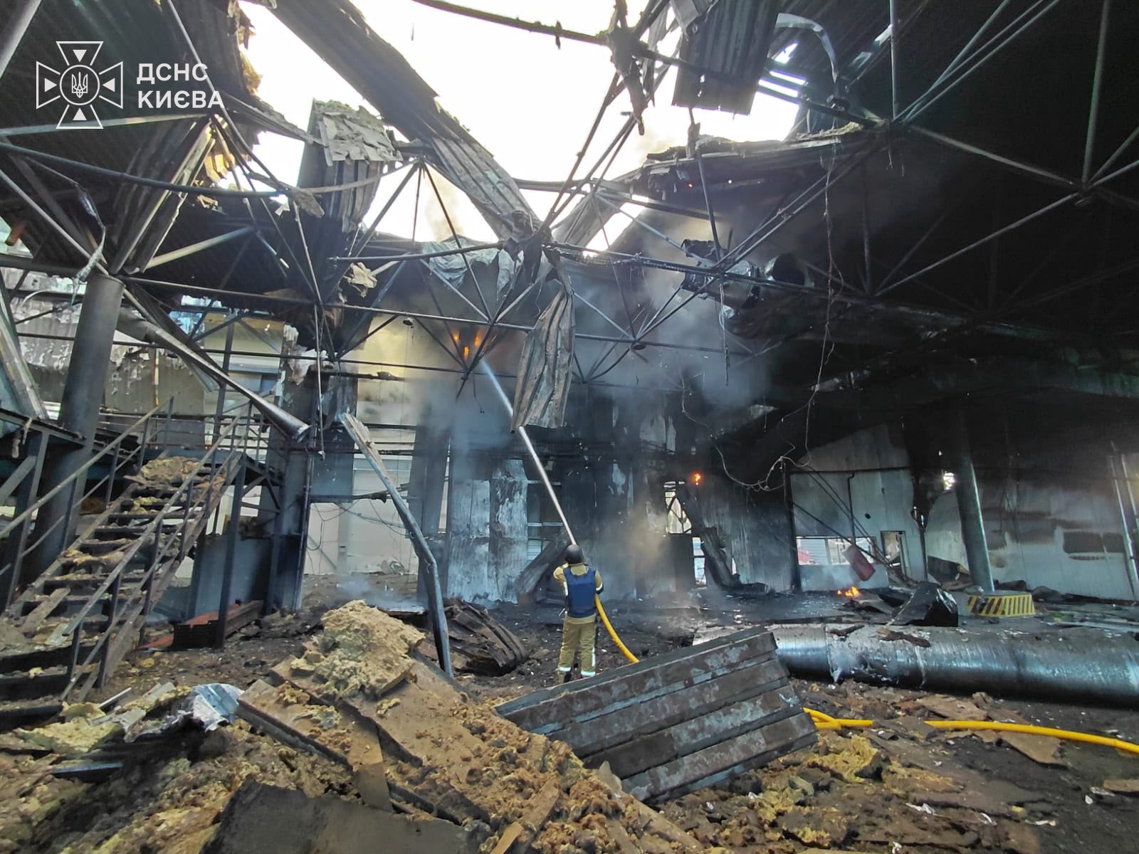 Russia heavily strikes Kyiv, killing one and hitting gas stations, businesses, and store
